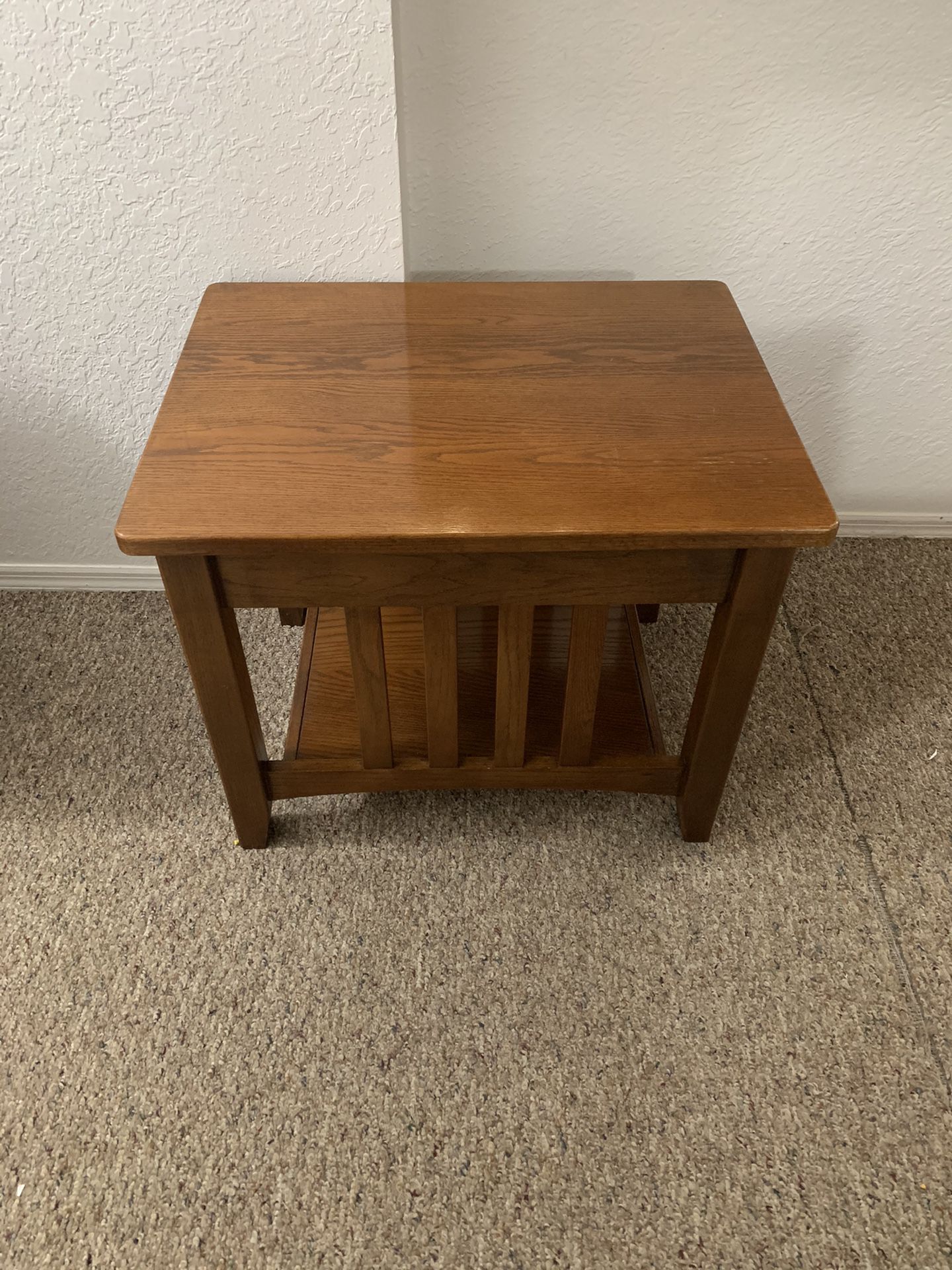 Wood  table ,It’s Clean, Smoke and pet free home 