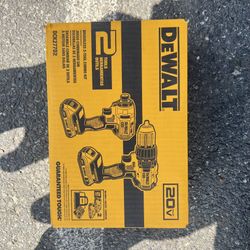 Dewalt 2 Drill /Driver Set With Batteries & Charger 