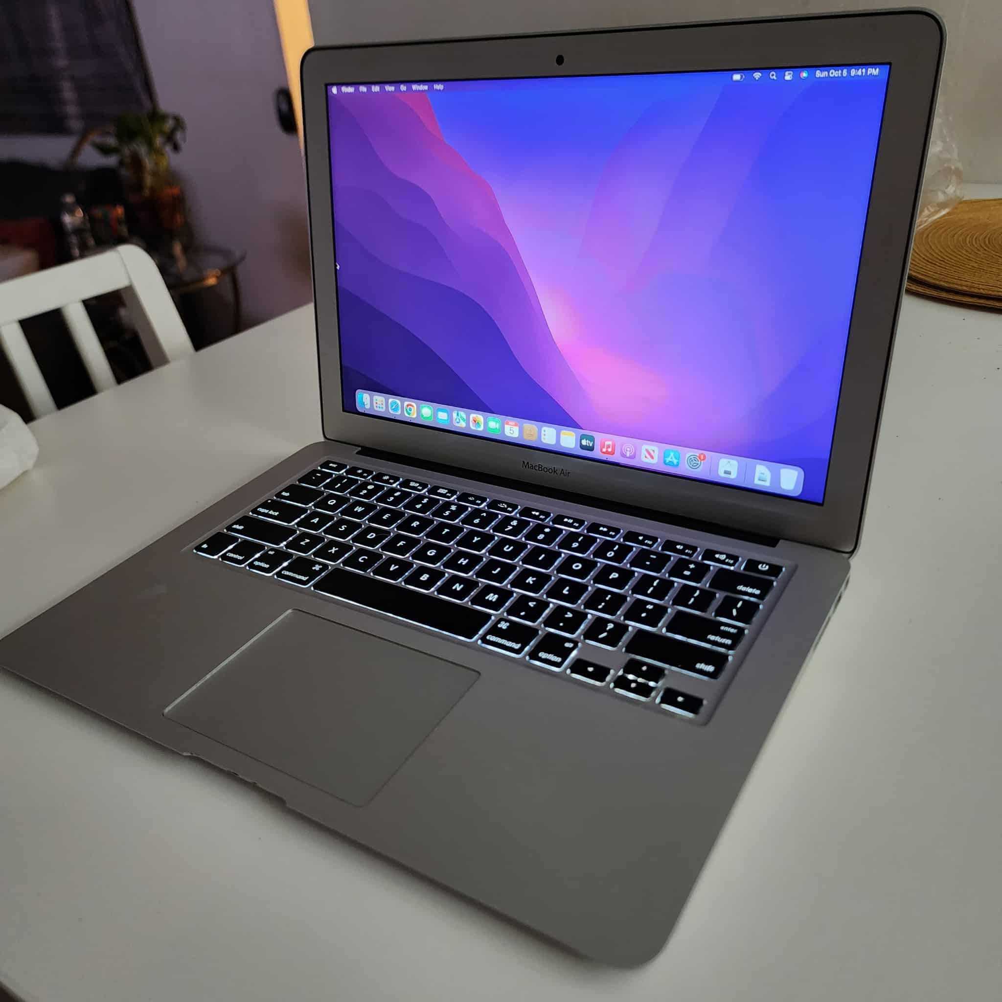 MacBook air 13-inch early 2015 Intel Core i5 1.6 GHz 8GB RAM 121GB flash storage macOS Monterrey version 12.7. Nothing wrong ** no trades **