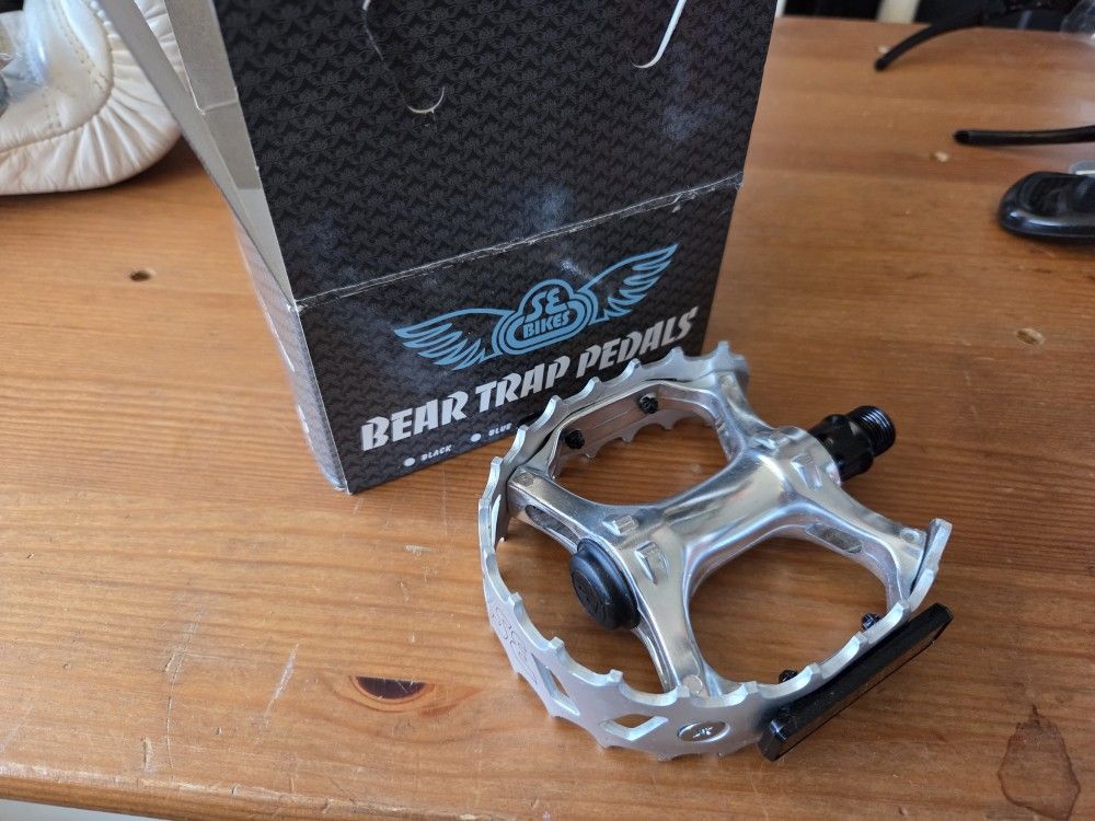 SE Beartrap Pedal