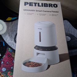 PETLIBRO GRANARY Smart Camera Feeder brand New in the box never opened