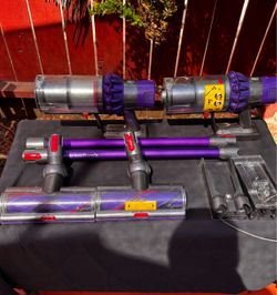 Dyson V10 Stick Vacuum