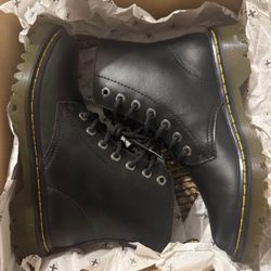 Dr.Martens Luana women’s size 7