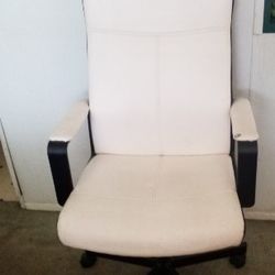DESK CHAIR ( ADJUSTABLE ) NORMAL USED 