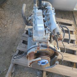 Motor Kubota V2203 DI Diésel 4 Cilindros