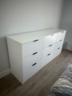9 Drawer dresser