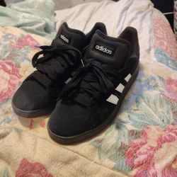 Black Adidas Size 9 1/2