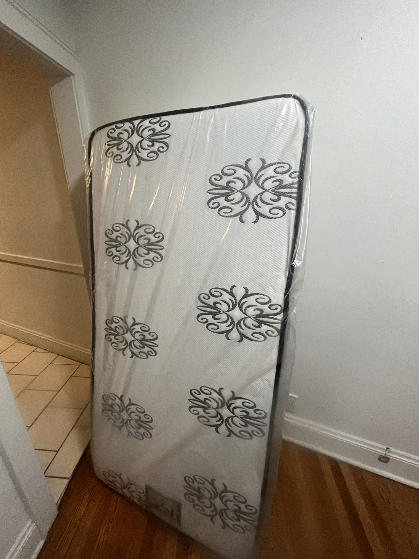 King size Box Spring And New Full And New Twin Sizes Mattresses