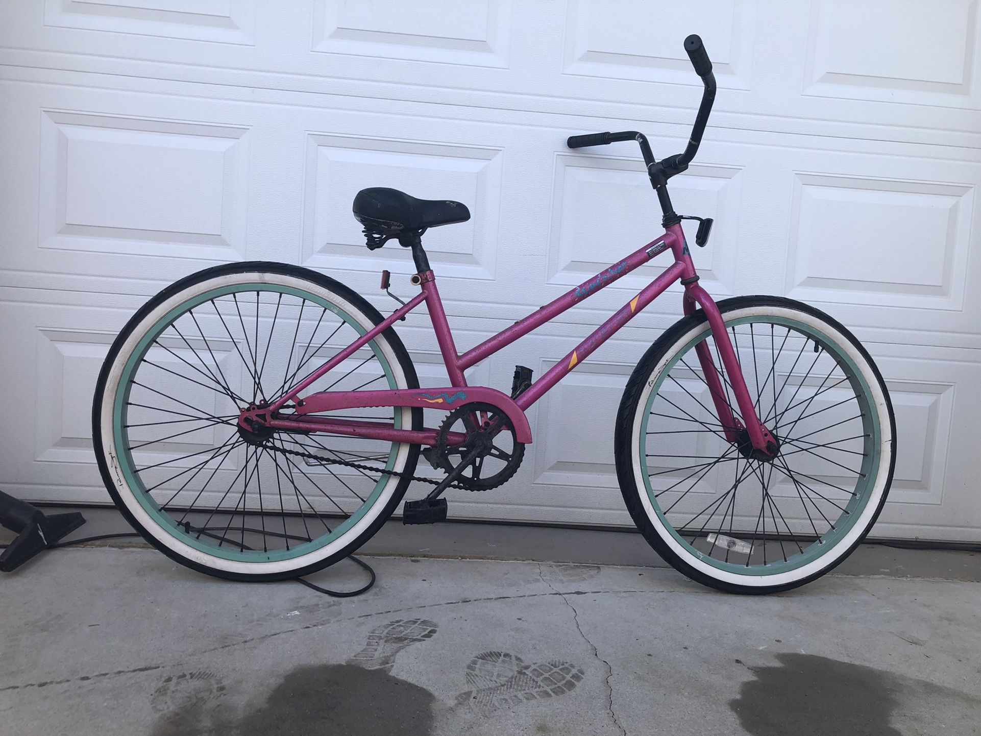 26” Cruiser Bicycle W/Panama Jack Tires 