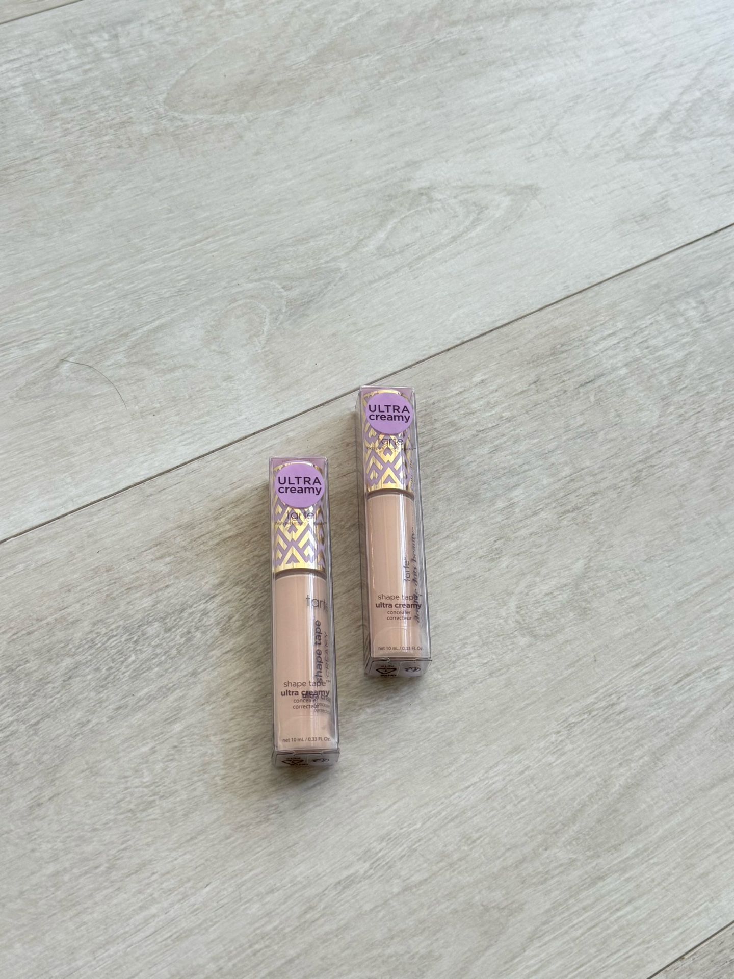 tarte creamy concelear light beige