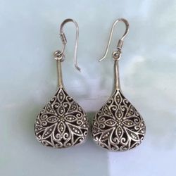 STERLING SILVER EARRINGS 