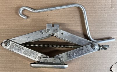 Used Grey Nissan Brand 850KG Scissor Jack