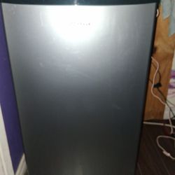 Whilpool Mini Frigerator