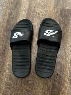 New Balance unisex sandal size 10