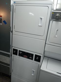 Unimac unitized dryer tower (needs two 220v outlets) - Free delivery