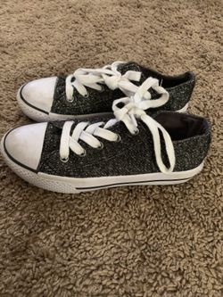 Girls shoes 1.5