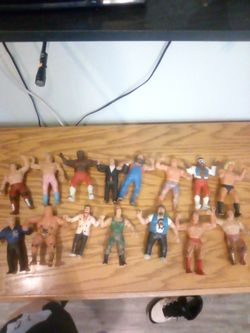 15 WWF Rubber Wrestling Figures