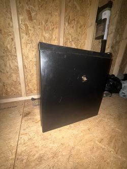Mini fridge
