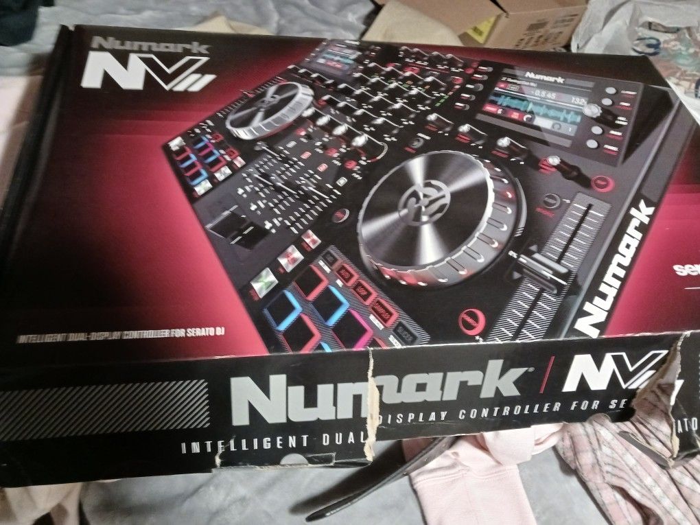 Numark V11 Controller With Case
