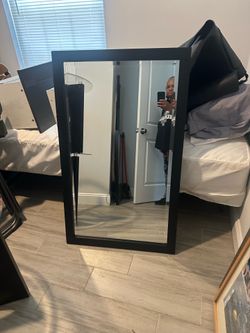 Beautiful mirror delivery fee curbside drop off locally New Jersey
