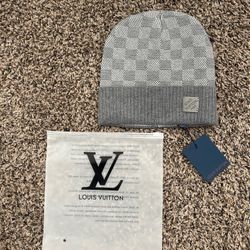 LV Beanie ( Brandnew)