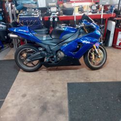 2005 Ninja 636 15,000 Mi Needs Fuel Pump Brand New Gas Tank Everything Else On The Bike Works Beautiful Don't Have Time To Mess With A Fuel Pump Yes I