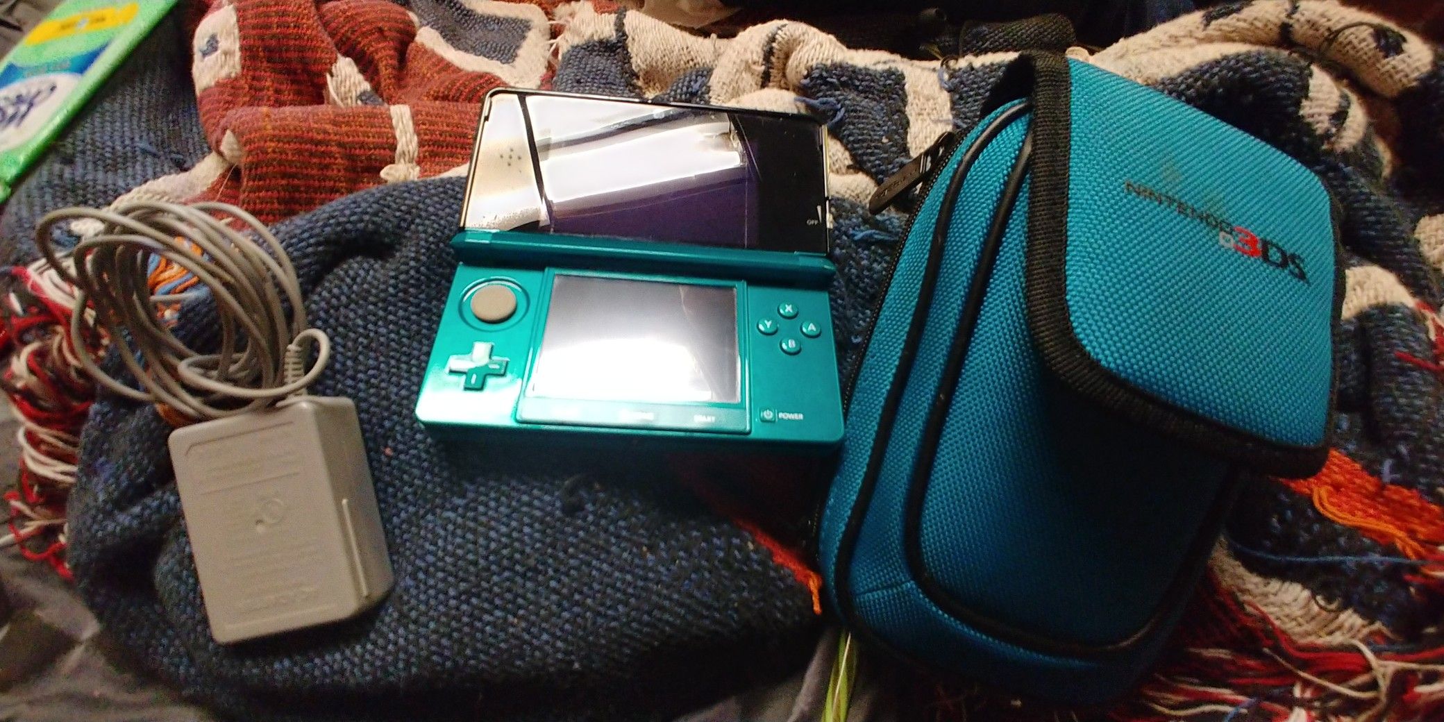 Nintendo 3DS with case/charger