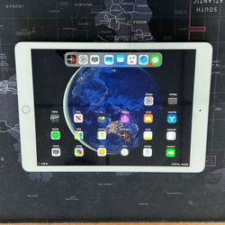 Apple iPad 7th Gen 32GB 10.2” Display iOS 13 and upgradable Fully Functional