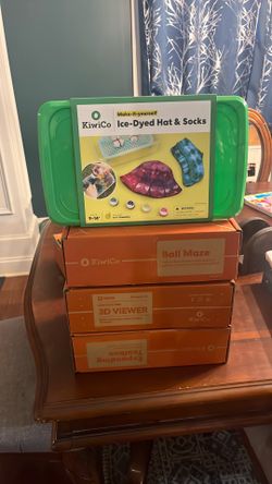 Lot of 4 Kiwi Crates