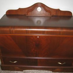 Beautiful Antique Cedar Chest With Clock