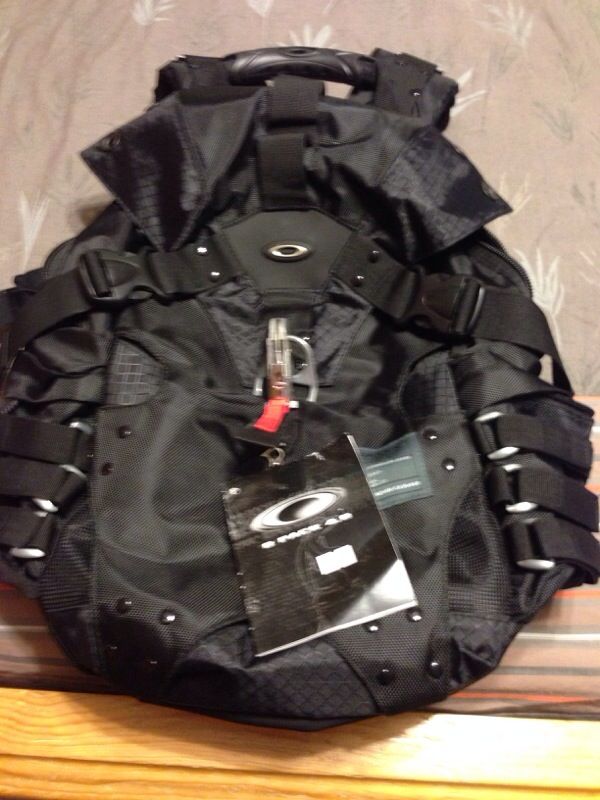 Oakley O Pack 4.0
