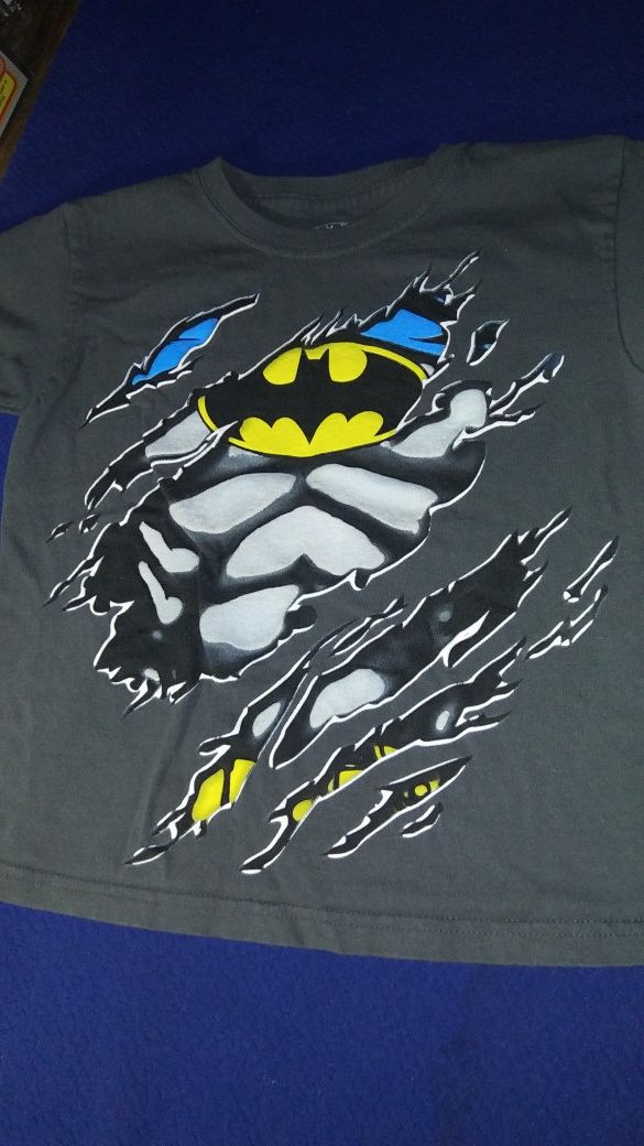 Cool Batman shirt kids medium 8