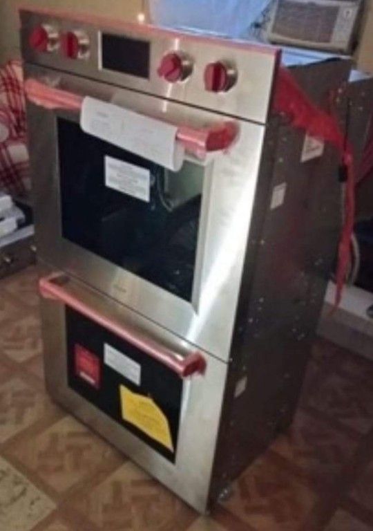 New WOLF 30" STAINLESS STEEL CONVECTION DOUBLE OVEN
