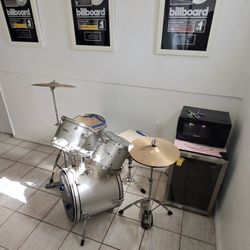 Mapex Drum Set. 
