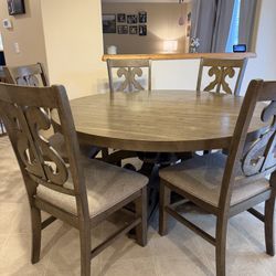 Kitchen Table And 6 Chairs 