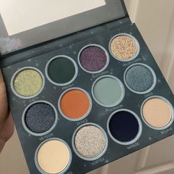 eyeshadow palette