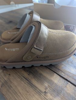 Brand New Koolaburra Tizzey Clog -Size 8