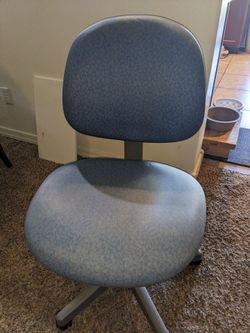 Clean light blue office chair asking $45 cash must pick up Broadway and apache buckeye az