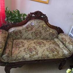 Antique Loveseat With 2 Matching Chairs  Cash Only