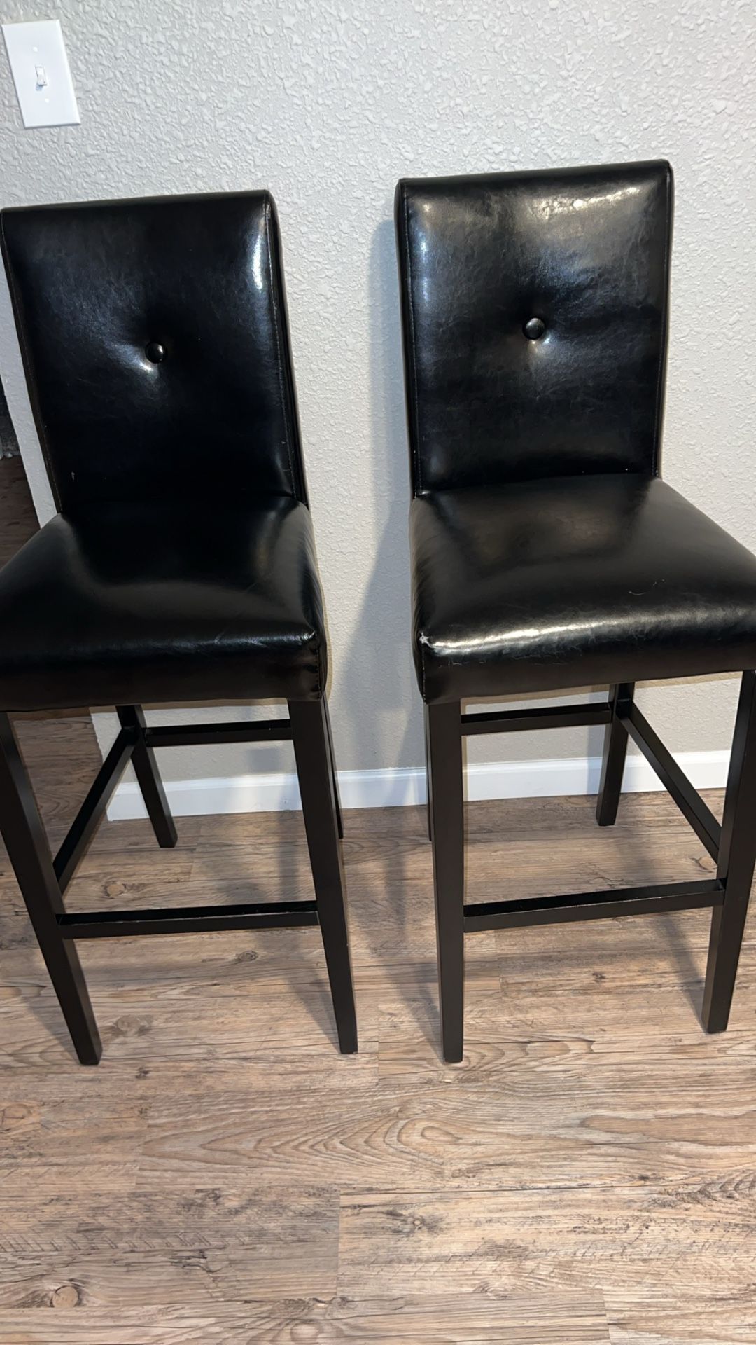 3 Tall Chairs / Bar Stools 
