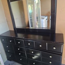 Dresser with mirror 