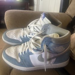 Jordan 1 Hyper Royal