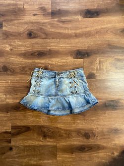 Brand New Woman’s Guess brand Blue Denim Skirt Up For Sale