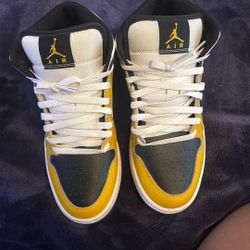 Jordan 1 Mid Yellow Ochre