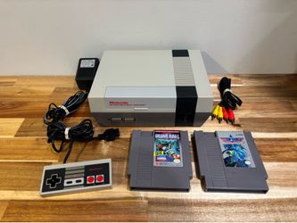 Nintendo Entertainment System (NES) Videogame Console Bundle (Controller, Top Gun, Super Glove Ball)