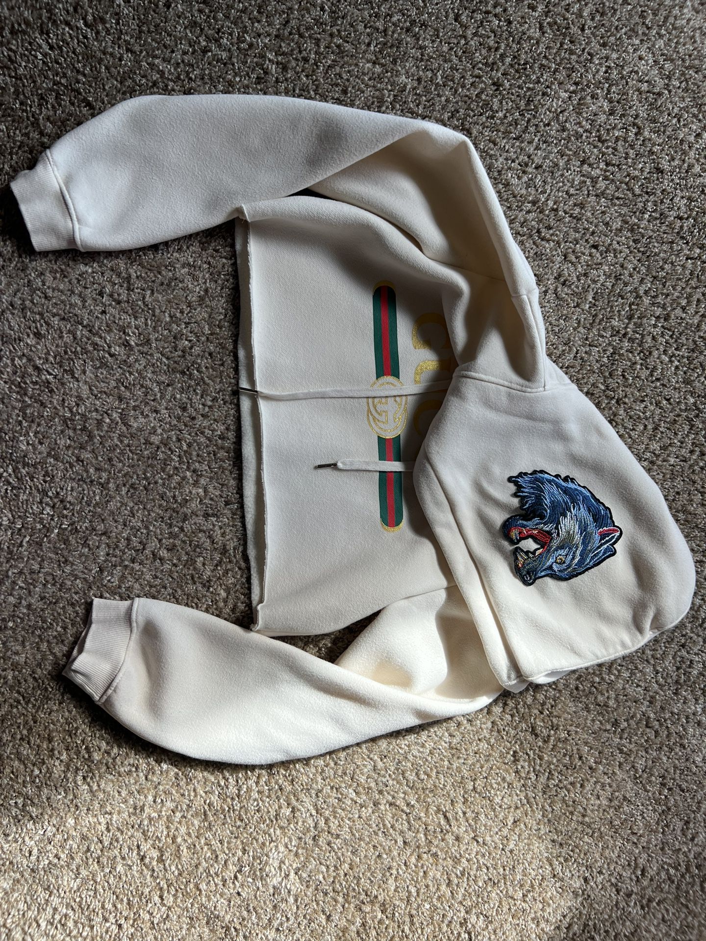 Gucci Top Wolf On Hood ! for Sale in San CA - OfferUp
