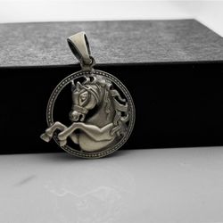 925 Sterling Silver Horse Pendant – 3D Design, Vintage-Inspired