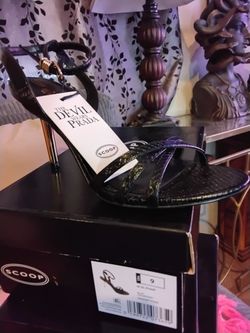 Ladies devil wears Prada size 9