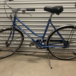  Vintage Collegiate Schwinn 3 Speed Cruiser 