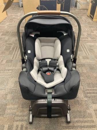 LIKE-NEW OPEN BOX NUNA PIPA RX INFANT CAR SEAT WITH + BASE (MSRP$400)